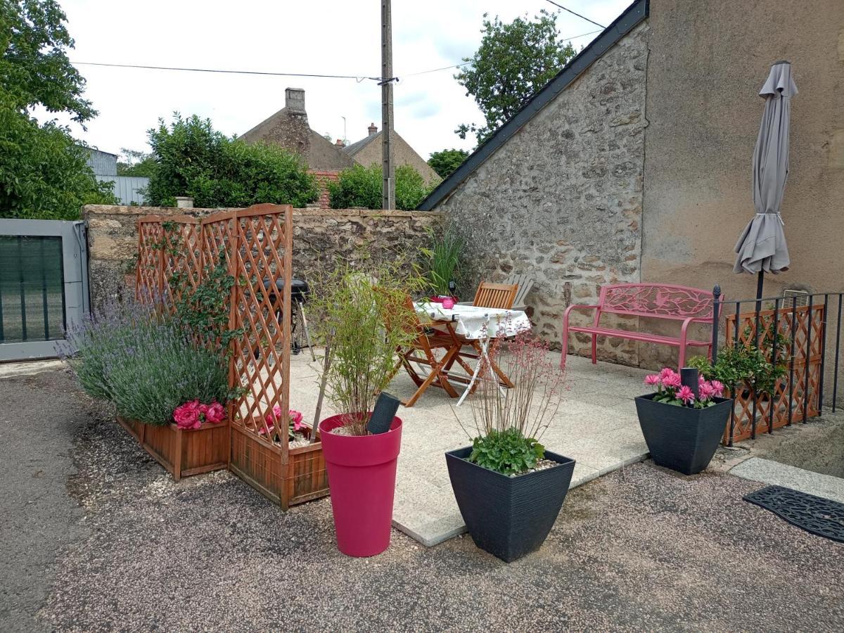 Appartement Dans Le Morvan 16 Min De L'Autoroute Beauvilliers  Exterior foto